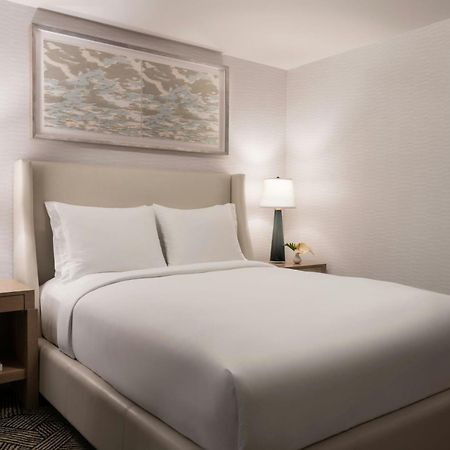 The Ritz-Carlton Residences, Waikiki Beach Hotel Гонолулу Екстер'єр фото