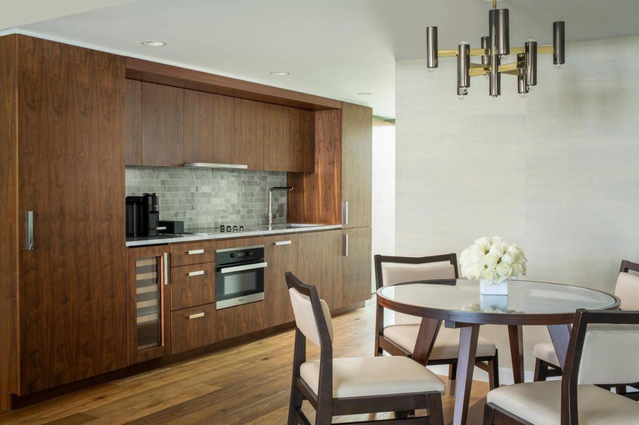 The Ritz-Carlton Residences, Waikiki Beach Hotel Гонолулу Екстер'єр фото