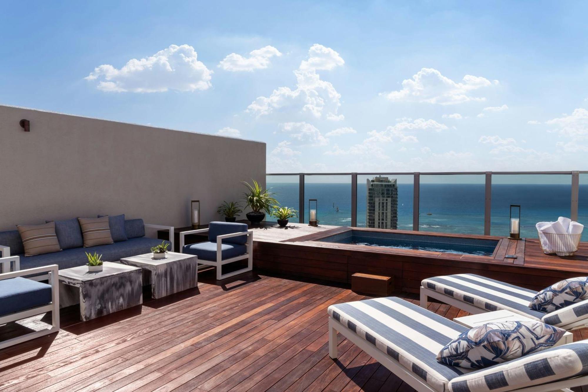 The Ritz-Carlton Residences, Waikiki Beach Hotel Гонолулу Екстер'єр фото